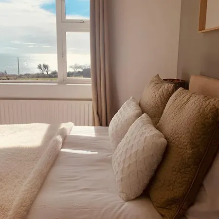 Follies Ballyvoile منزل للإقامة